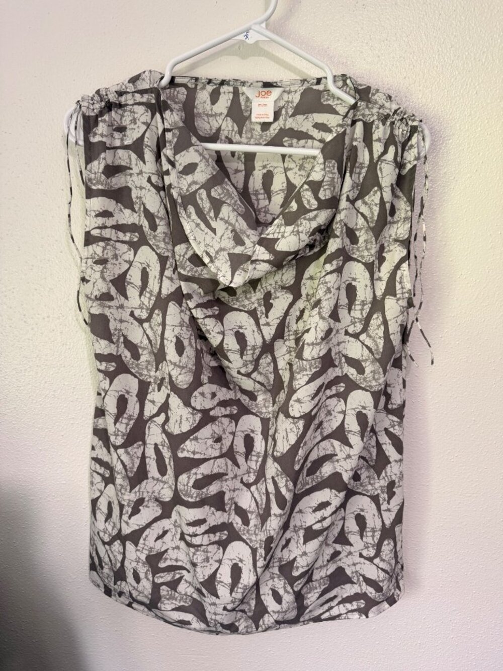 Joe Fresh Sleeveless Blouse White Gray Abstract Print Cowl Neck Womans M